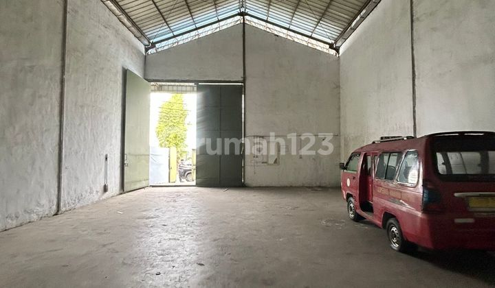 Multi-Purpose Warehouse in a Wide Street Row at Kosambi Permai, West Jakarta.