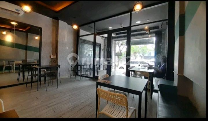 Shop House in a Crowded Location at Lippo Karawaci 1