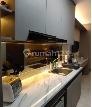 Well-Designed Studio Apartment Next to Prasetya Mulya University BSD, Fully Furnished 2