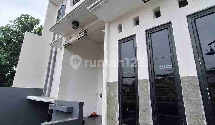 For Sale, 2.5-Story Ready-to-Occupy House in Bendi Tanah Kusir Complex, South Jakarta 2