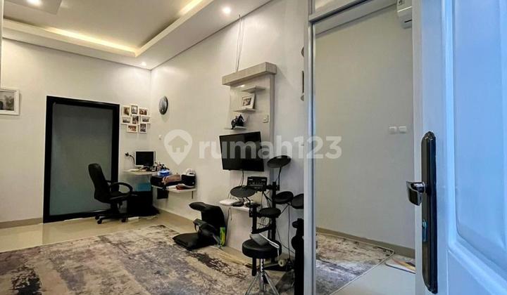 For Sale Fully Furnished House in Paradase Serpong City on Jalan Puspitek Raya Babakm Setu, South Tangerang City, Banten. 2