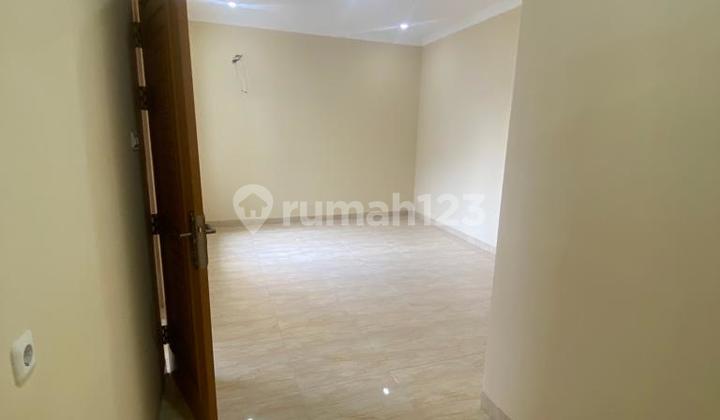 Di Jual Rumah Brand New di Kemandoran Jakarta Selatan 2
