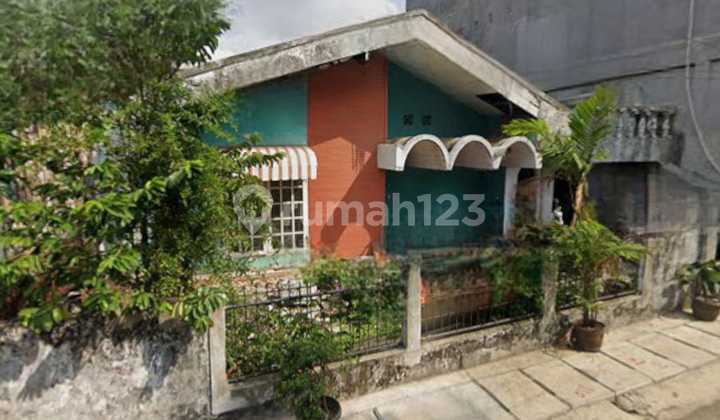 Di Jual Rumah Tua Hitung Tanah di Komplek Kebayoran Lama Jakarta Selatan