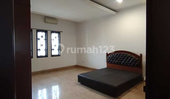 Di Jual Rumah Classic di Kebon Jeruk Jakarta Barat 2