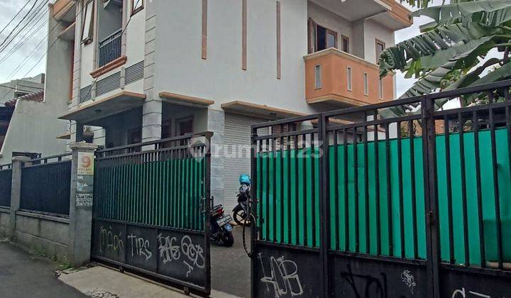 Dijual Rumah 2 Lantai Strategis Palmerah Barat 1