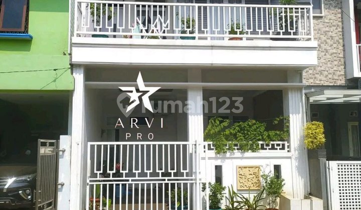 Dijual Rumah 2 Lantai Di Taman Kota Bekasi