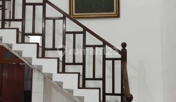 Dijual Rumah Bagus 1.1/2 Lantai Siap Huni di Tytyan Indah, Bekasi