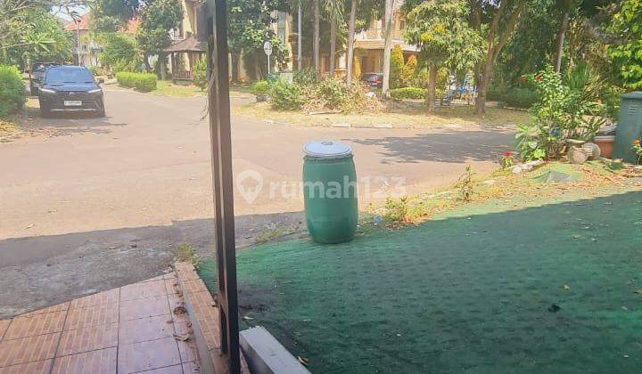 Rumah 2 lantai depan taman bermain di alam sutera 1