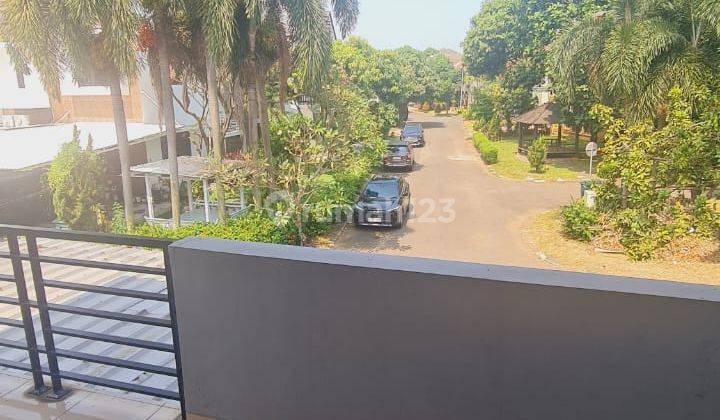 Rumah 2 lantai depan taman bermain di alam sutera 2