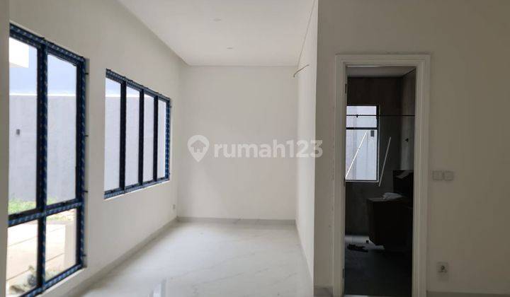 Rumah Baru Cantik Direnov di Alam Sutera  2