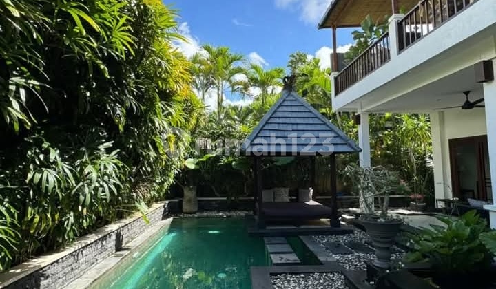 Luxury Villa Near Kuta Beach