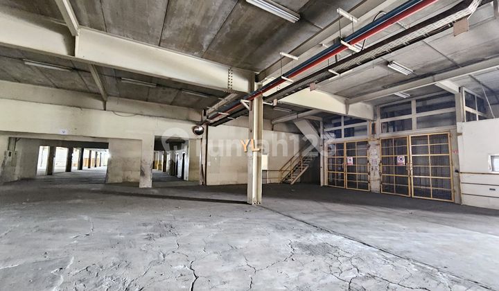 Two-Story Ready-to-Use Warehouse with Lift in Yos Sudarso, North Jakarta
