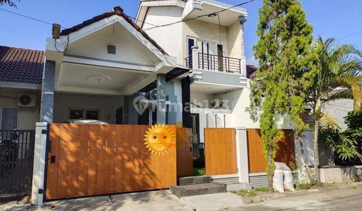 Rumah 2 Lantai Bagus SHM di Boulevard Hijau, Bekasi 1