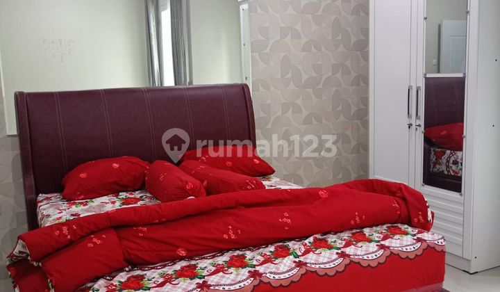 kamar tidur rumah mewah 2 lantai dekat