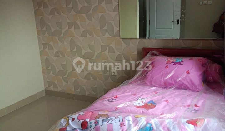 kamar tidur rumah mewah 2 lantai dekat