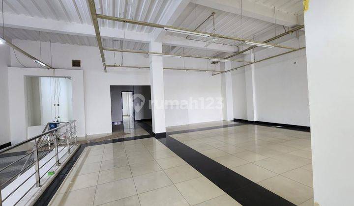 Disewakan ruang usaha 900 M² Main Road Soekarno Hatta HGB Bagus 2