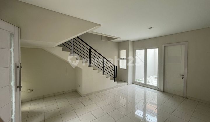 Disewakan Rumah Bagus dan Terawat di Daerah Summarecon Bekasi 2