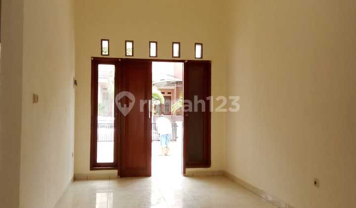 Disewakan Rumah Bagus Dan Luas Di Daerah Bintara 2