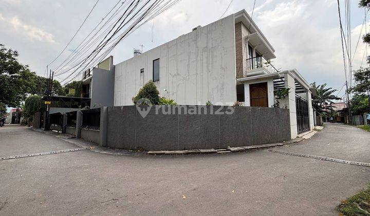 Disewakan Rumah Mewah Hoek Premium Didaerah Jatiasih Bekasi 2