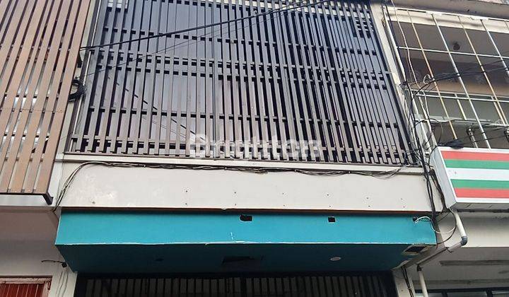 DISEWAKAN RUKO 2 LAMTAI LOKASI STRATEGIS JL. RAYA KUTA 1