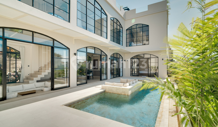 Ekslusif Luxury Villa Berlokasi di Mengwi Ekslusif Luxury Villa Berlokasi di Mengwi
