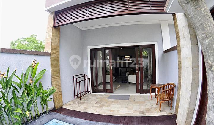 Disewakan Villa Megah 3 Bedroom berlokasi di Canggu Disewakan Villa Megah 3 Bedroom berlokasi di Canggu