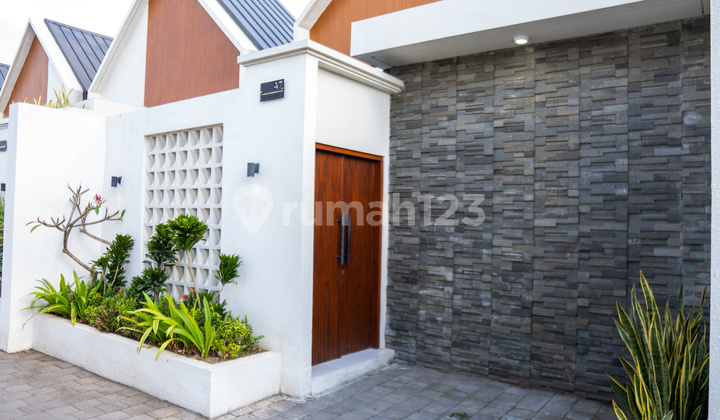 Tropical Modern Villa Located At Seminyak