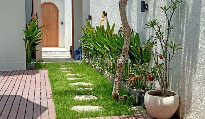 Rent-to-own Villa Ready to Occupy Complete with Furniture Seminyak Location 2