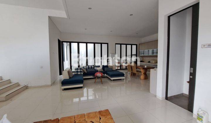 RUMAH IDAMAN 2 LANTAI MEWAH EKSKLUSIF LUAS NYAMAN LOKASI STRATEGIS PURI RATU JIMBARAN  2