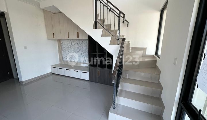 Disewakan Rumah PIK 2 Milenial Ukuran 4,5x10 Hoek Semi Furnished Siap Huni Disewakan Rumah PIK 2 Milenial Ukuran 4,5x10 Hoek Semi Furnished Siap Huni