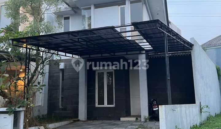 Two-Story House Royal Residence Cluster Harewood Two-Story House Royal Residence Cluster Harewood