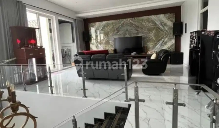 Rumah Terawat Di Pakuwon Indah Cluster Terdepan 2