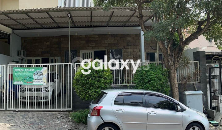 Rumah Taman Puspa Raya Surabaya 2 Lantai Hadap Utara Semi Furnish