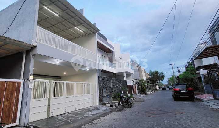 Rumah Siap Huni 2.5 Lantai Di Mulyosari Prima