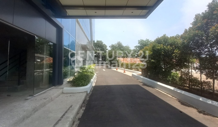 Office Building in the Golden Triangle Business District Gatot Subroto Office Building in the Golden Triangle Business District Gatot Subroto