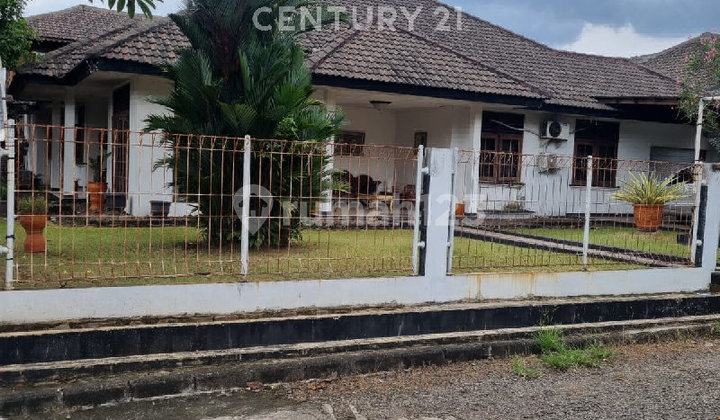 For Sale Strategic, Comfortable House in Ciputat Area, South Tangerang