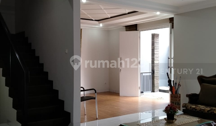 Rumah Strategis Dijual di Tebet Barat Dalam