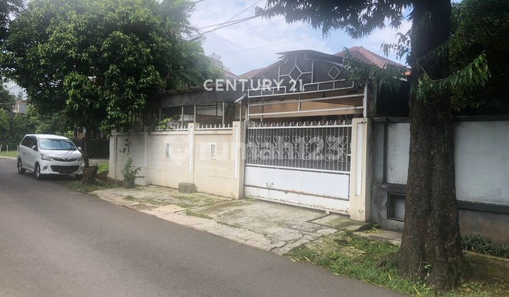 Rumah dengan Lokasi Strategis 9 Menit ke Gandaria City Mall Rumah dengan Lokasi Strategis 9 Menit ke Gandaria City Mall