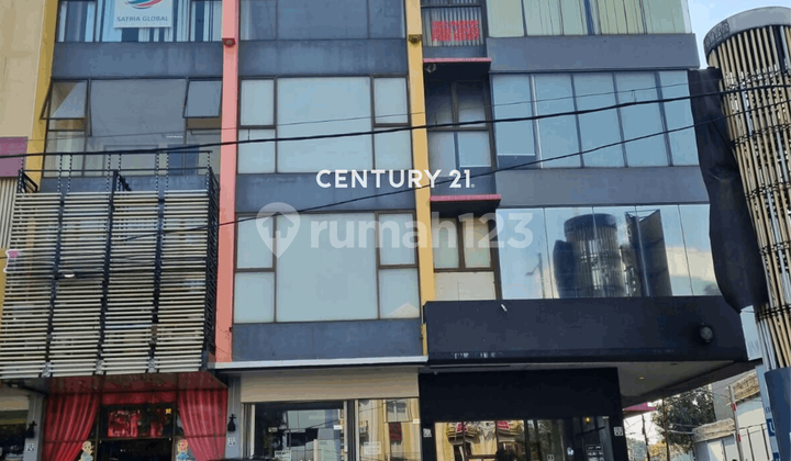 4-Storey Shop House in a Strategic Location in Mampang Area 4-Storey Shop House in a Strategic Location in Mampang Area