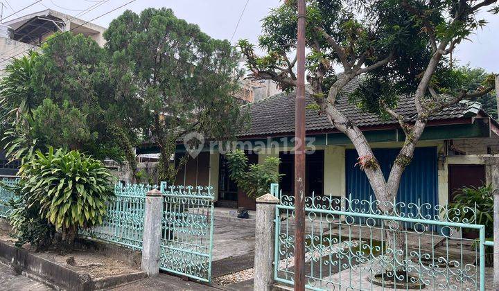 Rumah Gedong Besar Halaman Parkir Luas Strategis Hunian Usaha 2