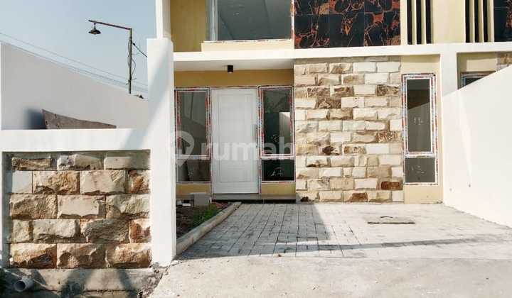 New Ready-to-Occupy House for Sale in Wonorejo, Rungkut, Surabaya New Ready-to-Occupy House for Sale in Wonorejo, Rungkut, Surabaya