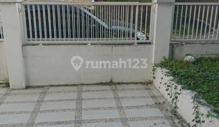 Dijual Rumah 2 Lantai dengan Konsep Villa di Perbatasan Batu, Malang 2