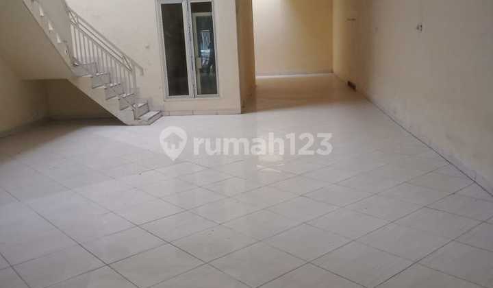 For Rent: 2-Story House in Kalibokor, Surabaya 2