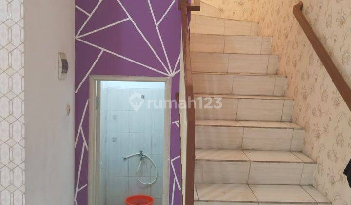 kamar mandi dijual rumah 2 lantai di