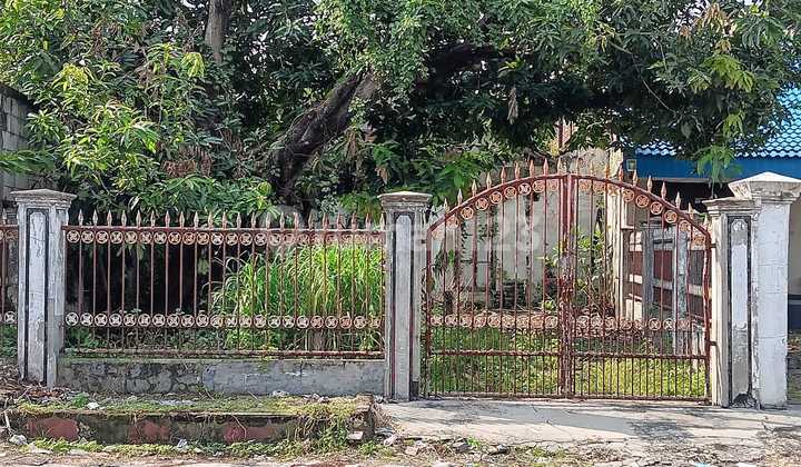 Dijual Rumah Hitung Tanah di Kebraon, Surabaya 1