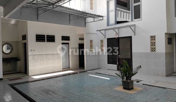 Dijual Rumah di Jalan Diponegoro, Surabaya 2