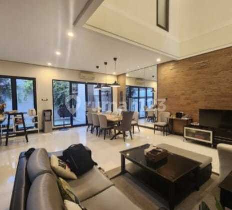 Dijual Rumah 2,5 Lantai di Galaxy Bumi Permai, Surabaya 2