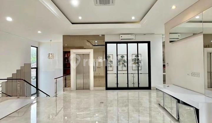 Dijual / Disewakan Rumah Minimalis with Private Pool di South Emerald Mansion, Citraland, Surabaya