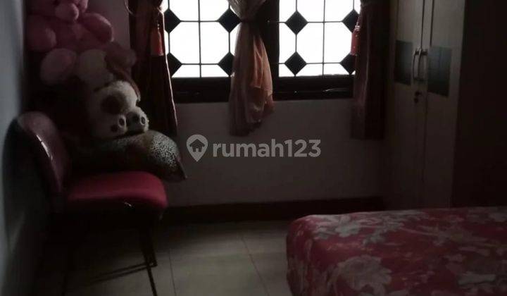 kamar tidur dijual rumah 2 lantai di