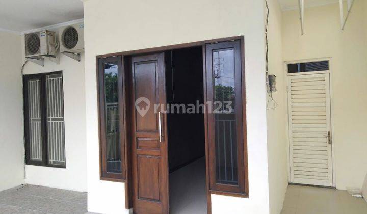tampak depan dijual dan disewakan rumah grand